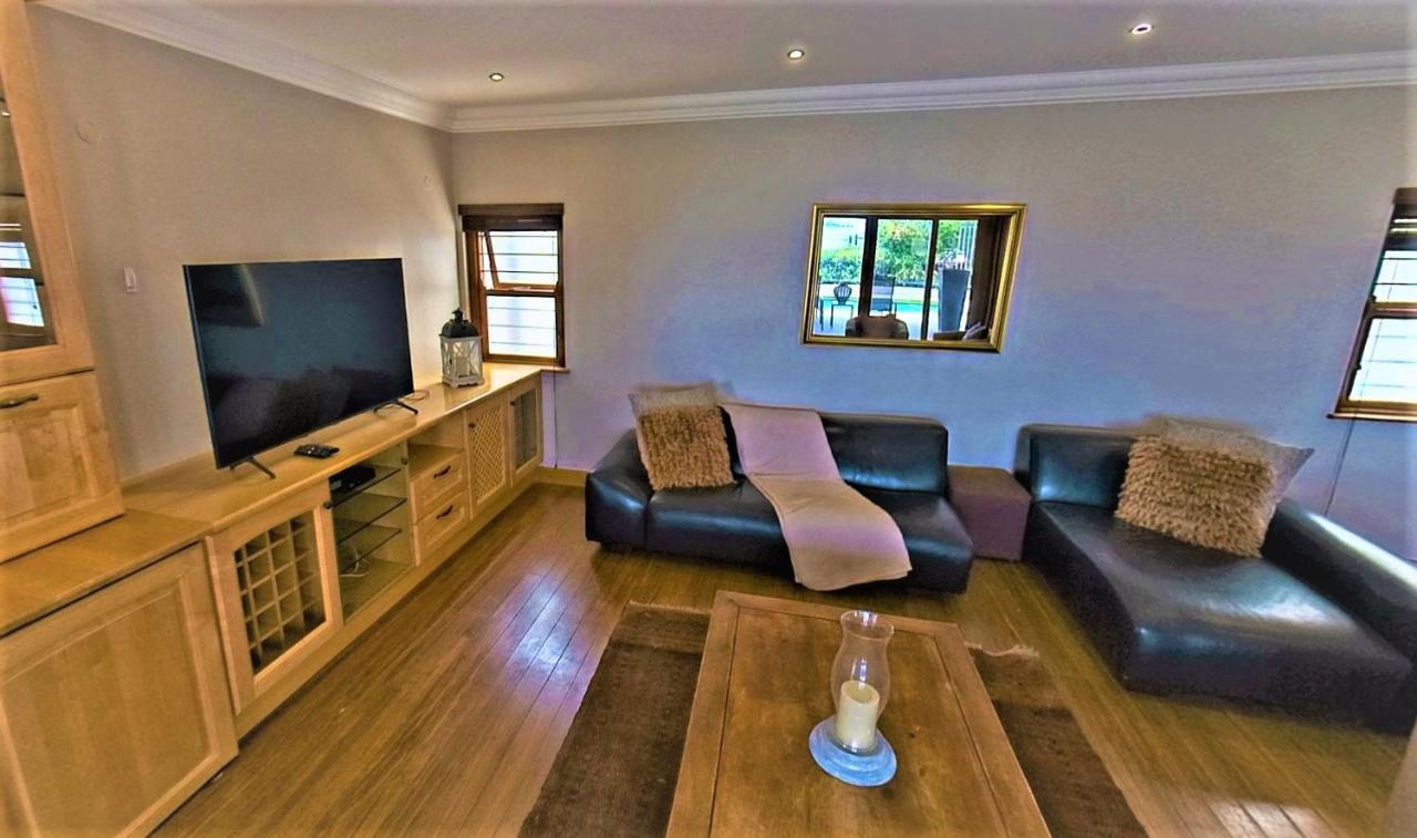 Blaauw Village Guest House Bloubergstrand Εξωτερικό φωτογραφία