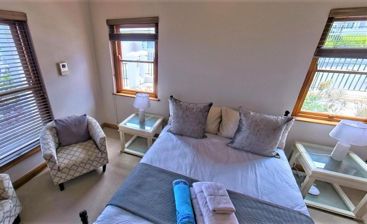 Blaauw Village Guest House Bloubergstrand Εξωτερικό φωτογραφία