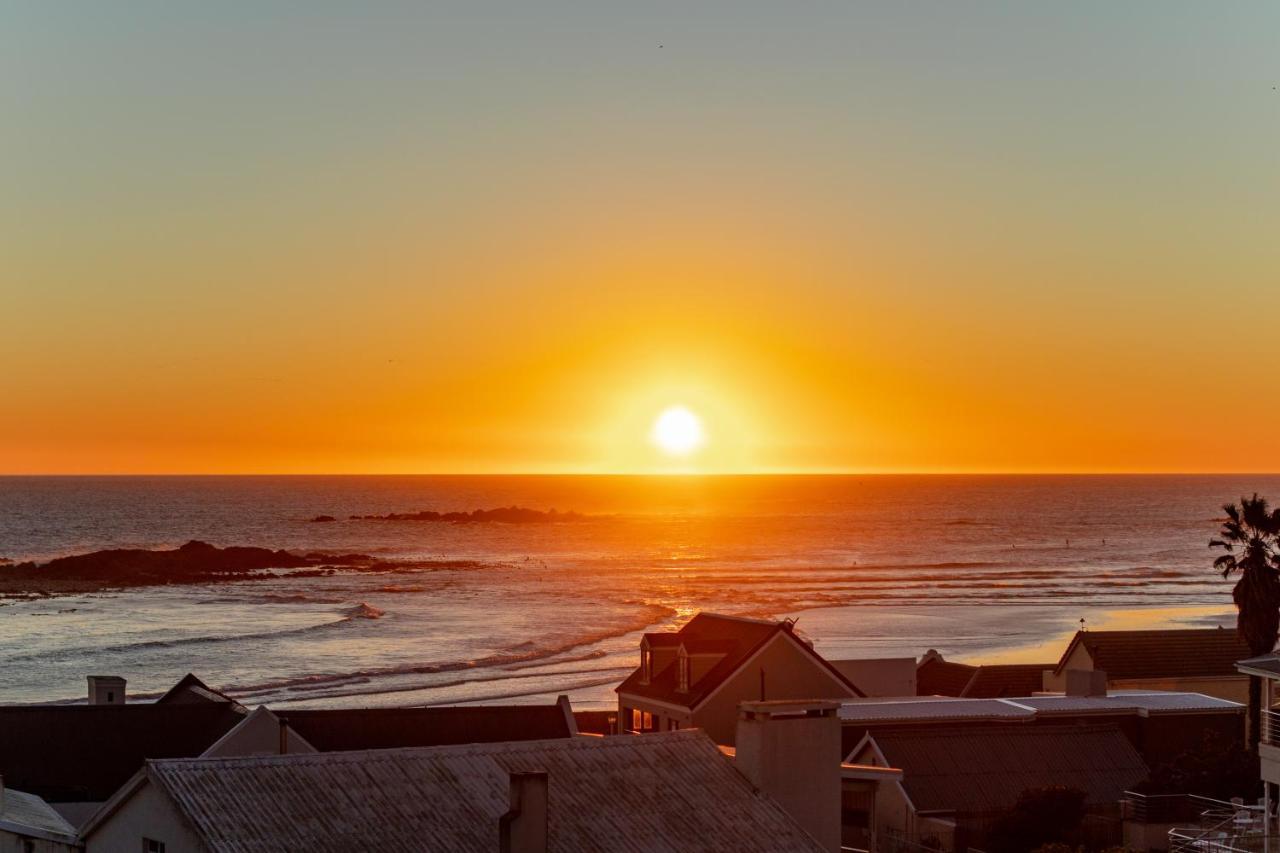 Blaauw Village Guest House Bloubergstrand Εξωτερικό φωτογραφία